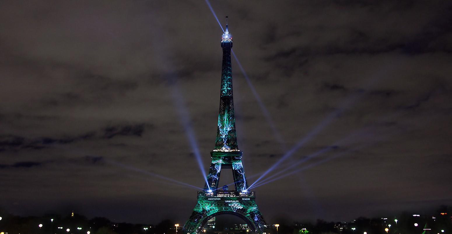 Art Installation lights up Eiffel Tower on eve of Paris Climate Conference