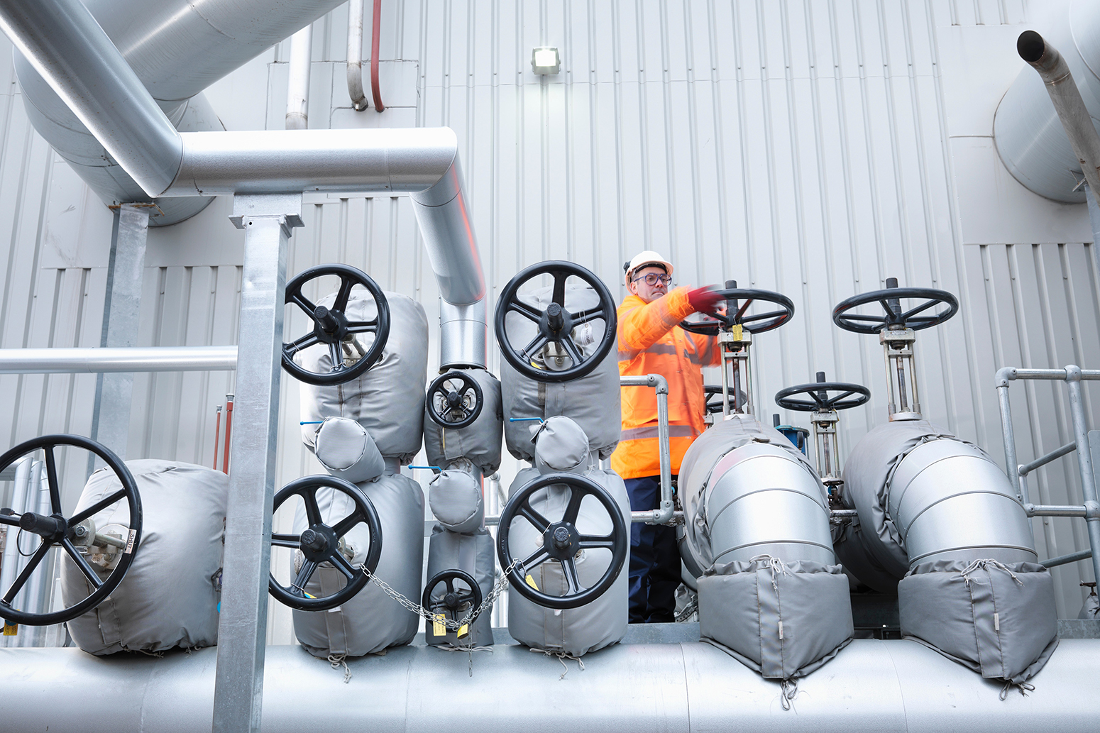 Gas without carbon capture puts UK climate goals at risk, say MPs ...