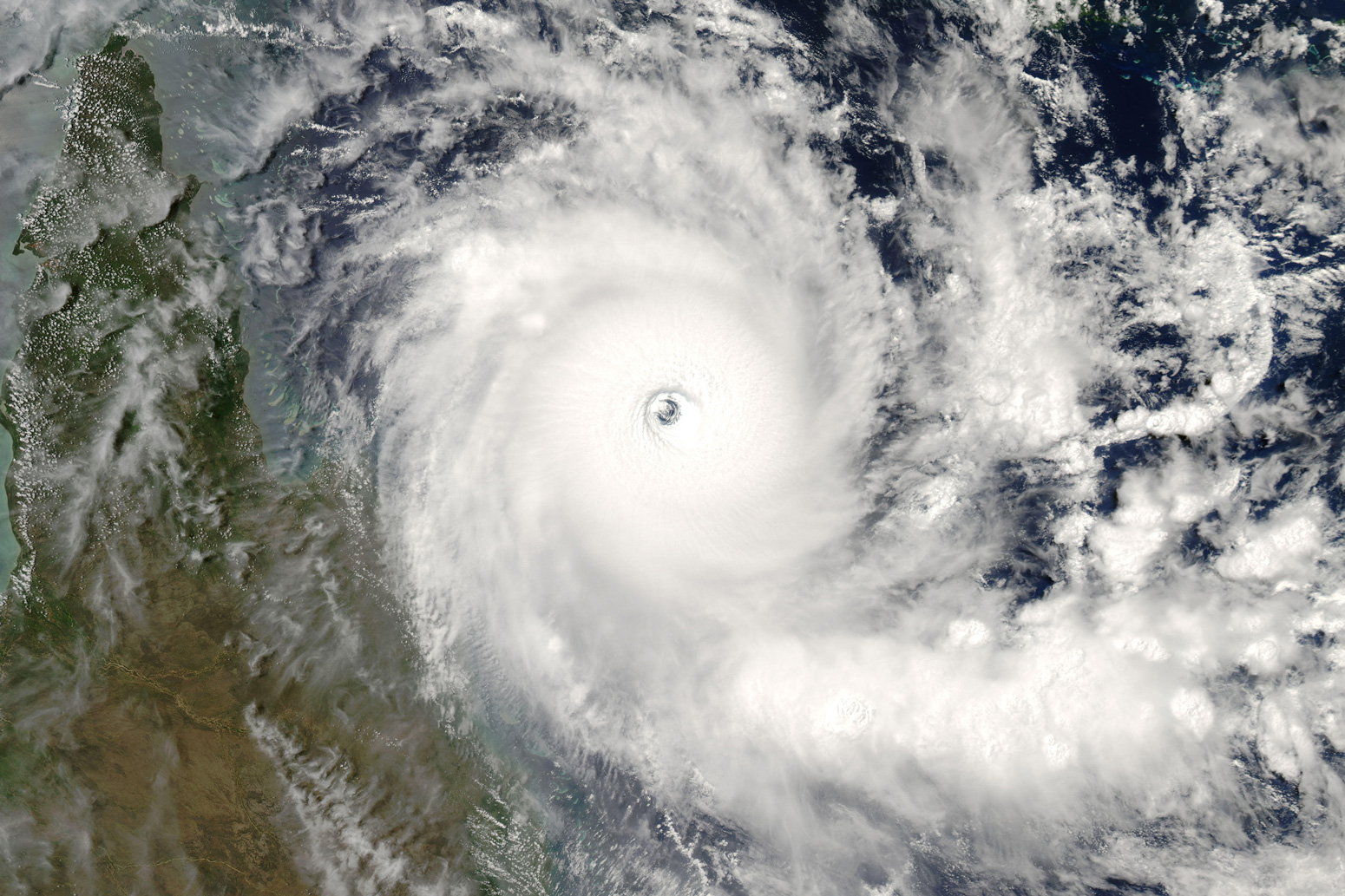 Hurricane & Tropical Cyclones